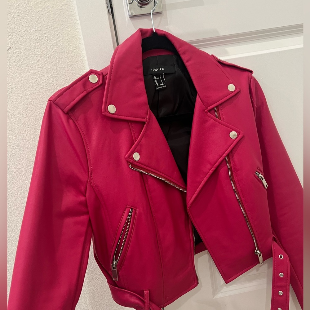 Forever 21 PINK Women's Faux Leather Biker Jacket (S) PTP 16
1/4 inches